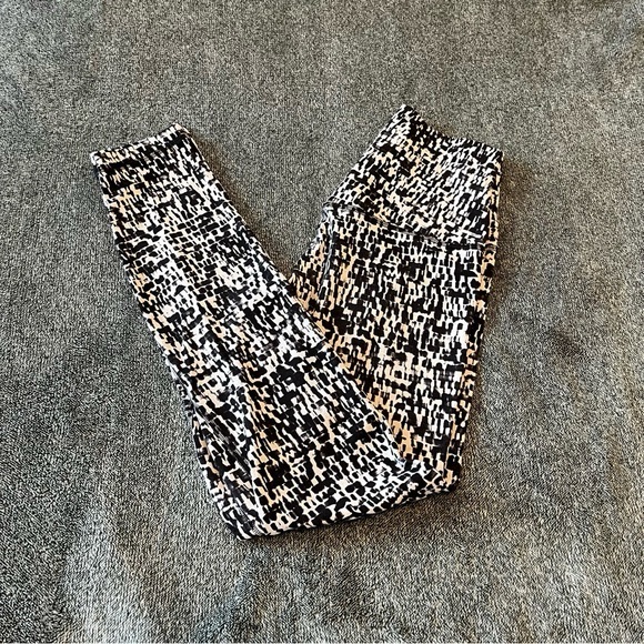 Lululemon Align Pant II 25"Urban Block Ice Grey Black Size 4 - Picture 6 of 12